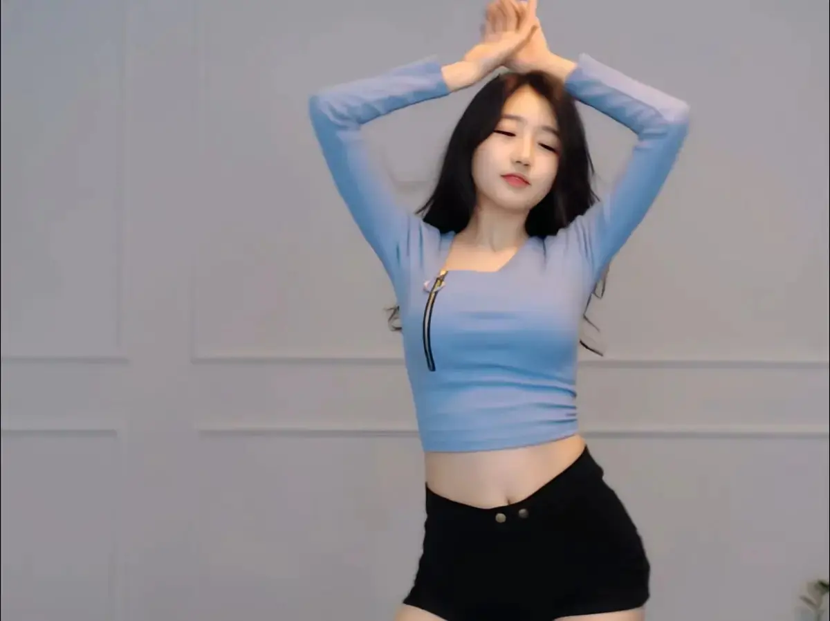 《onlyfans每日大赛》徐雅终极剪辑 - 8月加长版抢先看 - 抖音爆款高能瞬间合集 - 免费在线观看