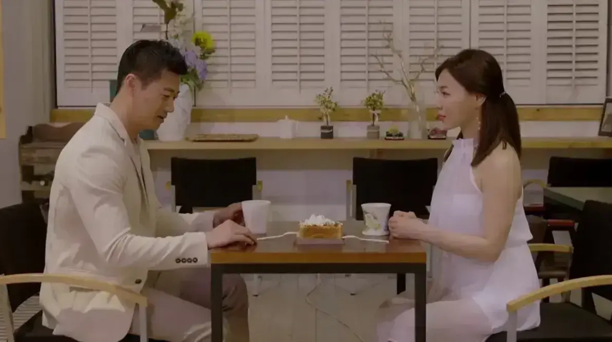 《邻居家妻子》韩国电影未删减高清版-我邻居的老婆和妻子情感越界-1080P韩语中字-百度网盘夸克迅雷下载-邻居家妻子完整版免费观看