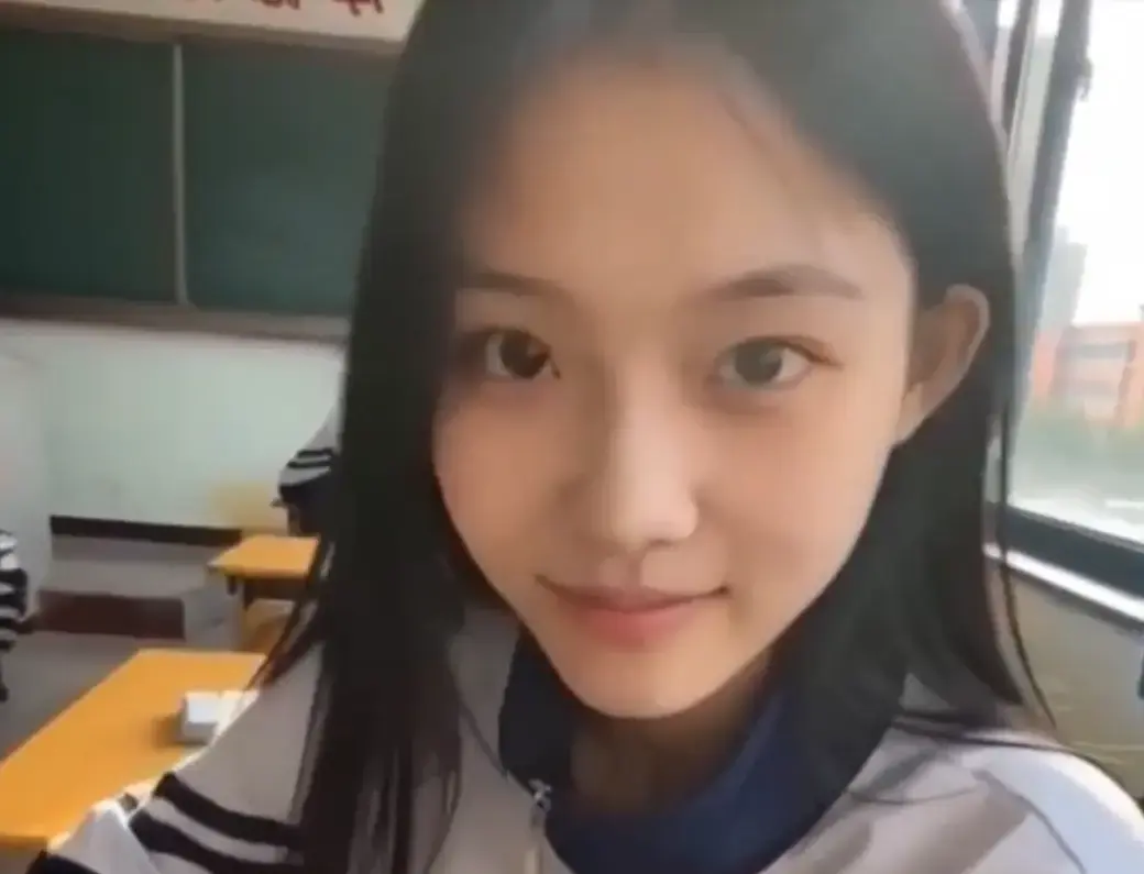 我的十八岁女友无删减版4K蓝光在线观看 - 黄果AI短剧全集免费播放 - 我的十八岁女友高甜治愈结局太甜